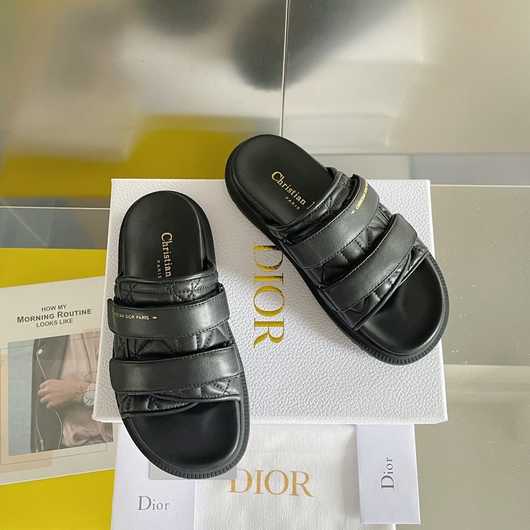 D*or dio(r)evolution slides in black quilted cannage calfskin
